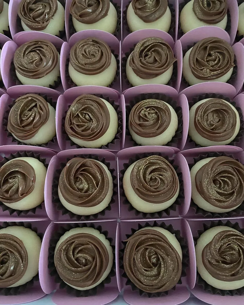 Seleção de doces da Confeitaria da Gis